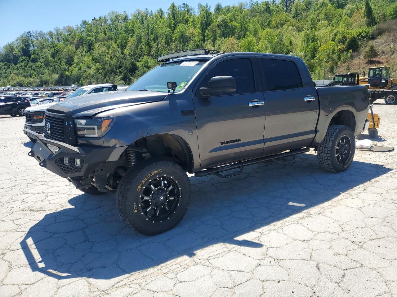 2011 TOYOTA TUNDRA
