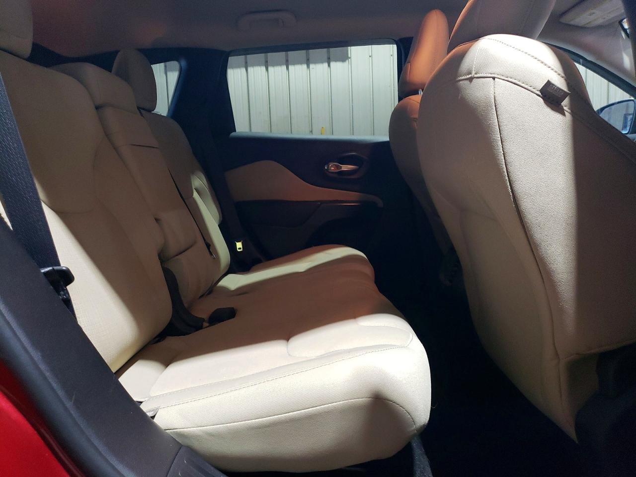 2016 JEEP CHEROKEE LATITUDE photo 11