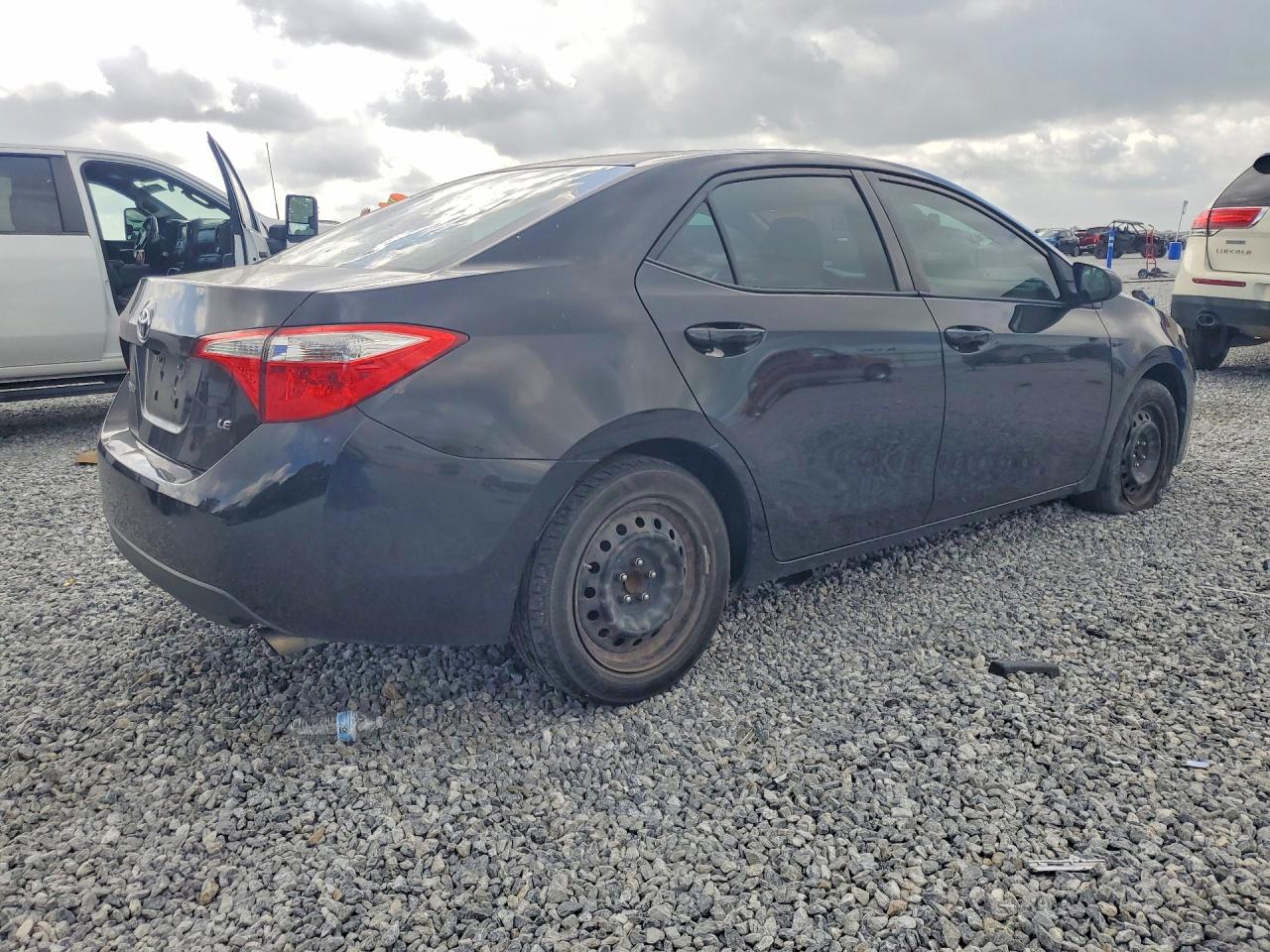 2016 TOYOTA COROLLA LE photo 5