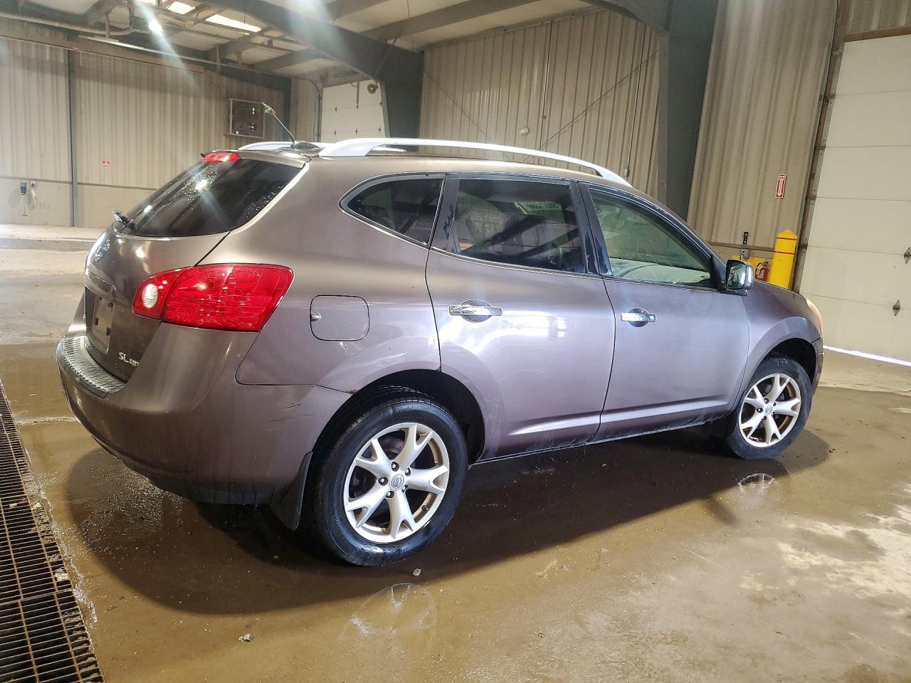 2010 NISSAN ROGUE S photo 5
