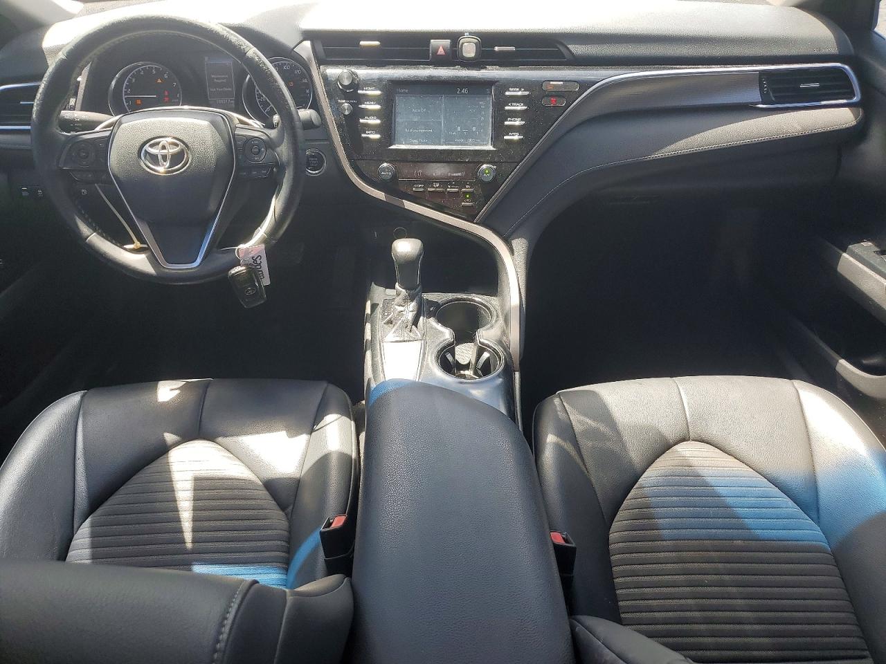 2018 TOYOTA CAMRY SE photo 15
