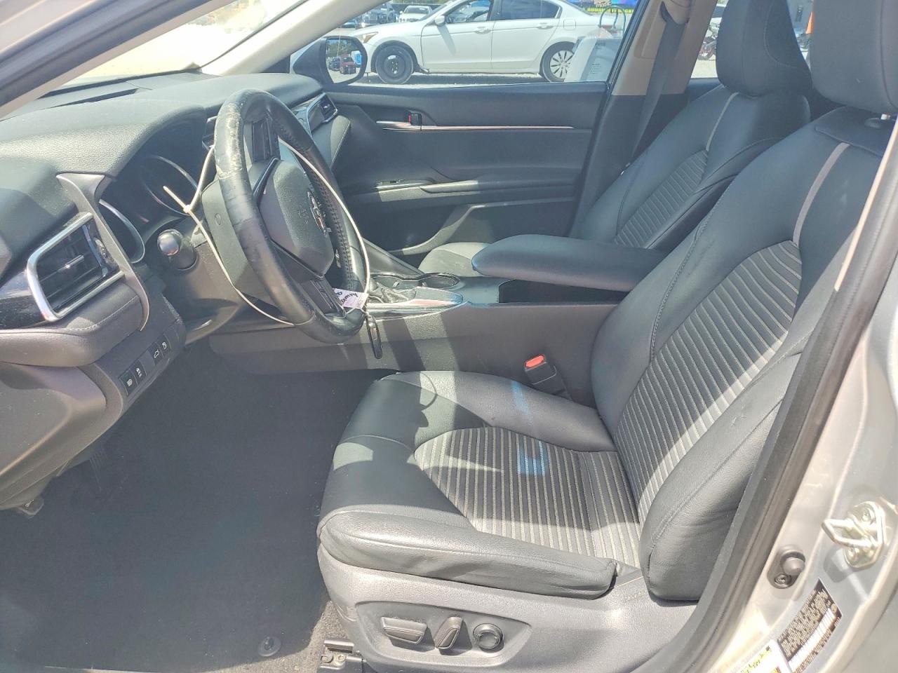 2018 TOYOTA CAMRY SE photo 13