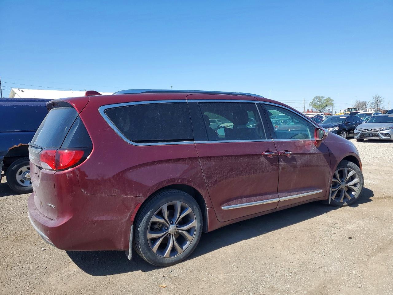2019 CHRYSLER PACIFICA LIMITED photo 3