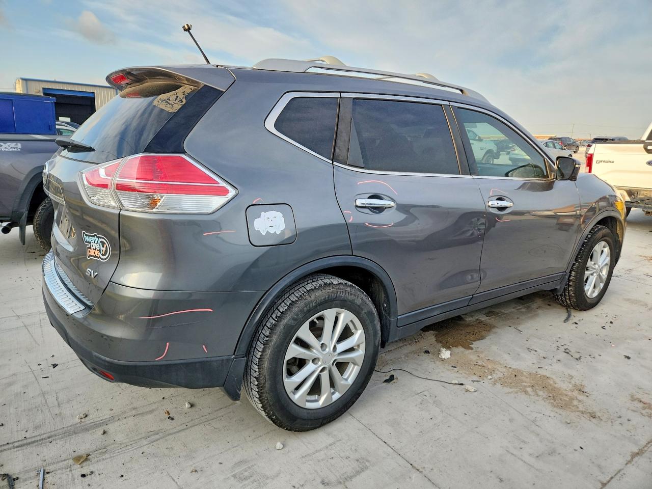 2016 NISSAN ROGUE SV photo 5