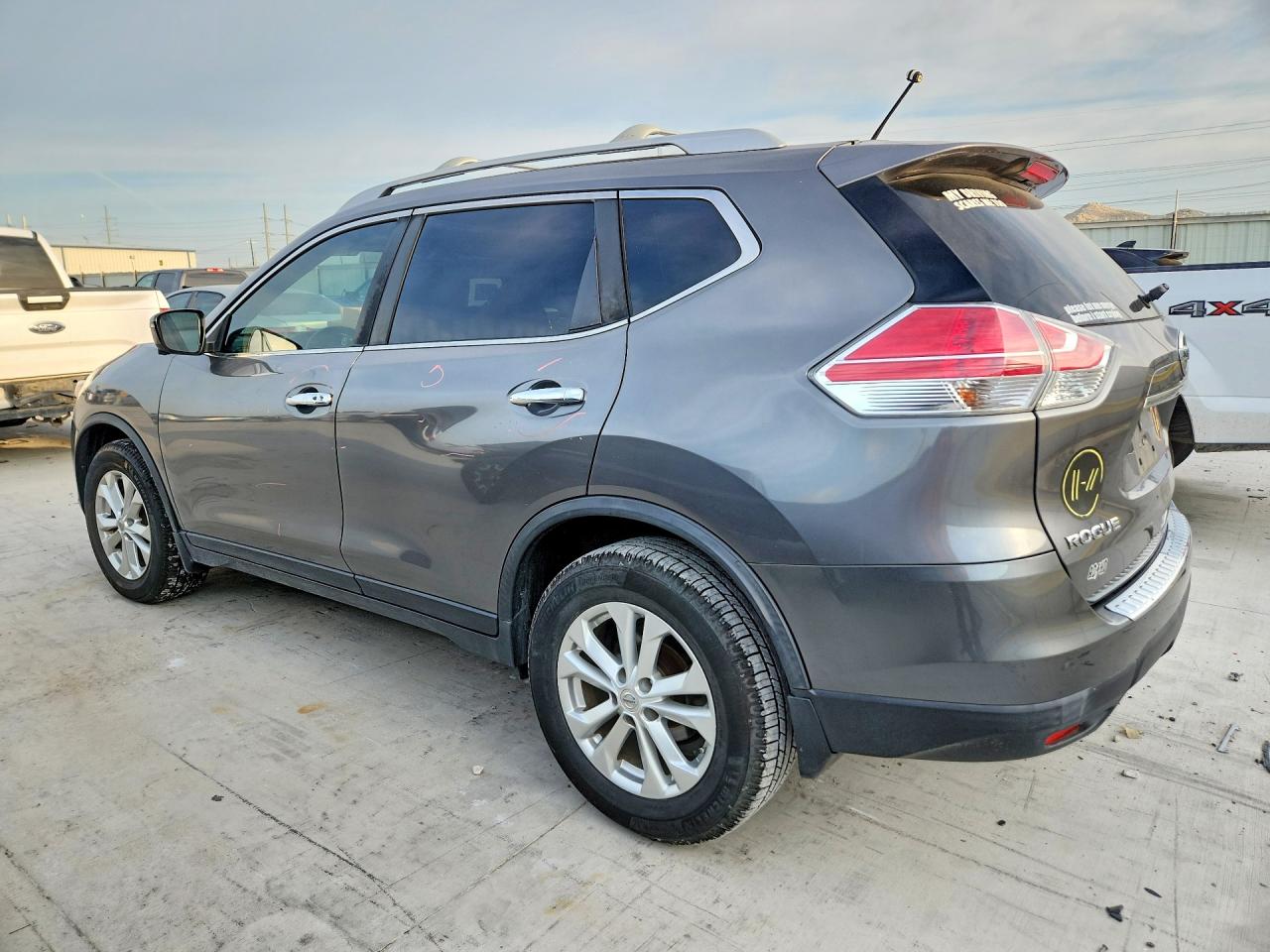 2016 NISSAN ROGUE SV photo 3