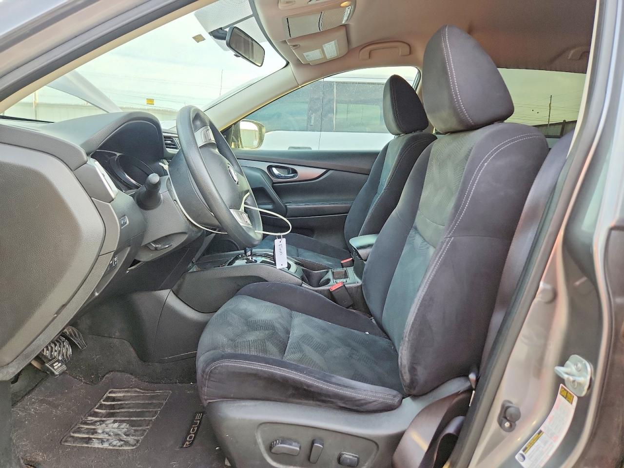 2016 NISSAN ROGUE SV photo 13