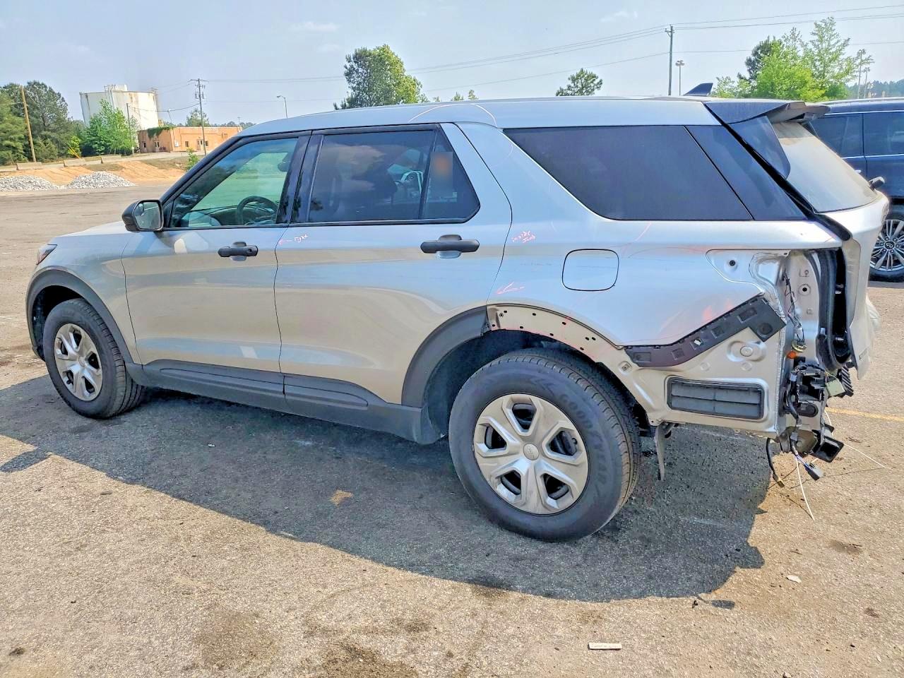 2023 FORD EXPLORER POLICE INTERCEPTOR photo 2