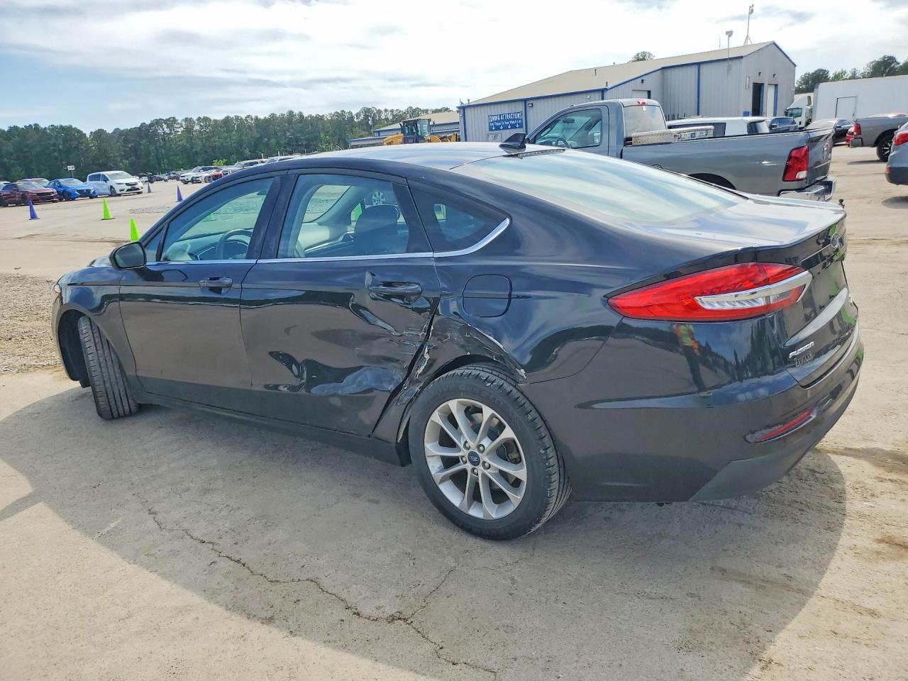 2020 FORD FUSION SE photo 2