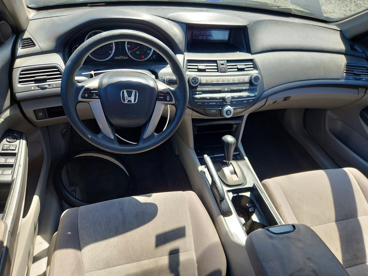 2010 HONDA ACCORD LX photo 22