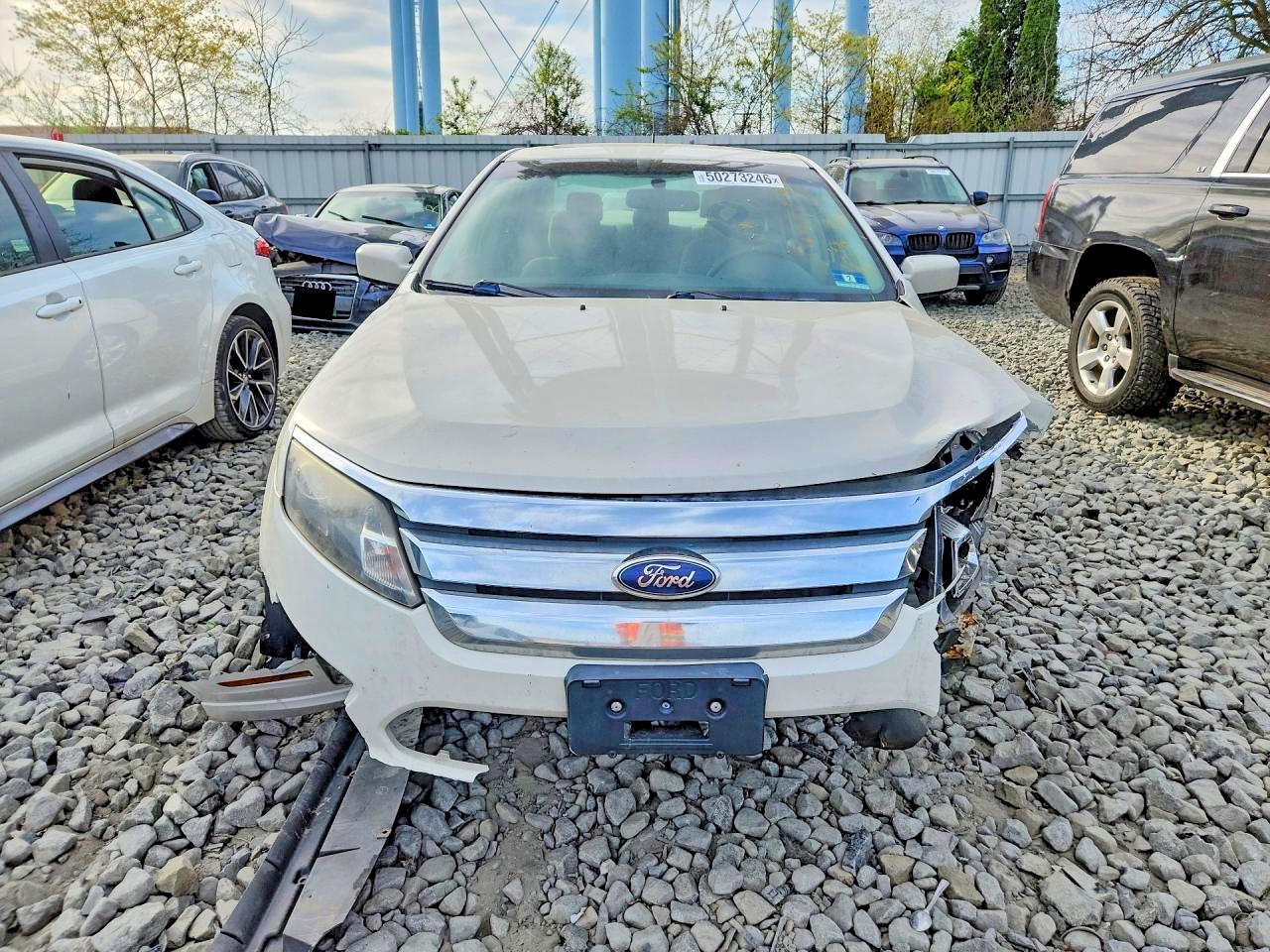 2012 FORD FUSION SE photo 9