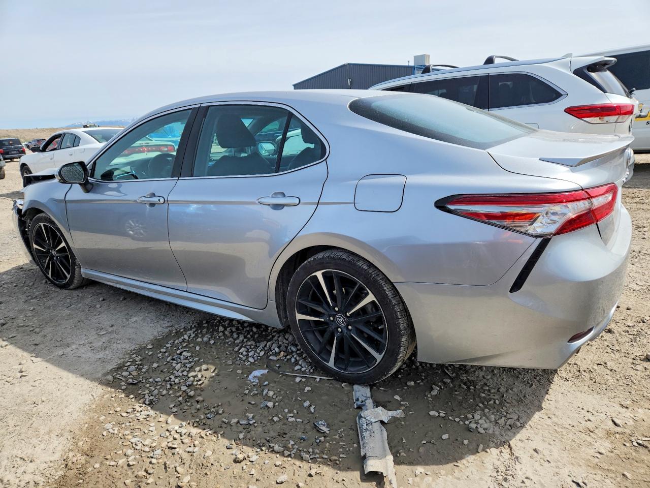 2018 TOYOTA CAMRY XSE photo 3