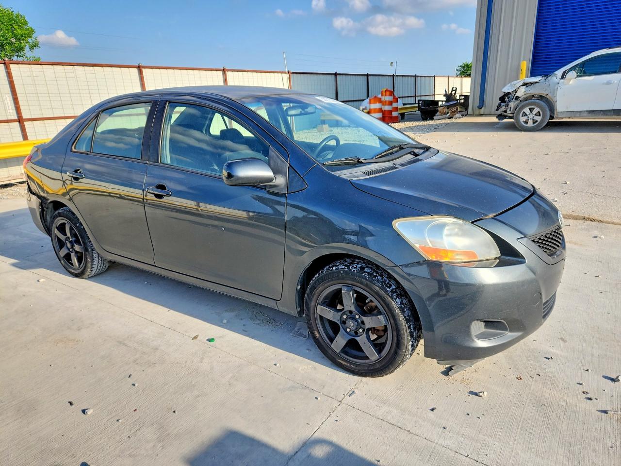 2010 TOYOTA YARIS BASE photo 7