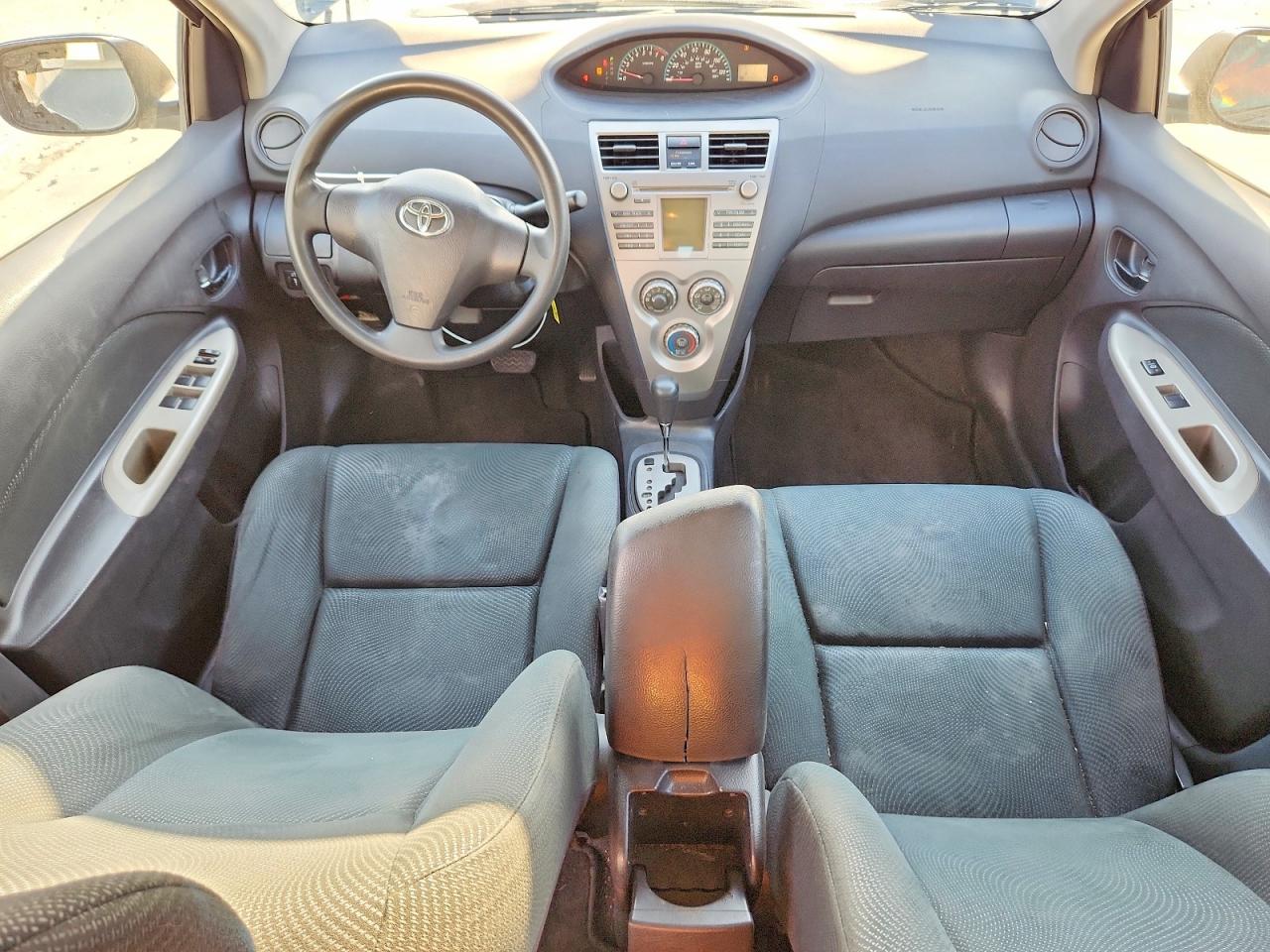 2010 TOYOTA YARIS BASE photo 15