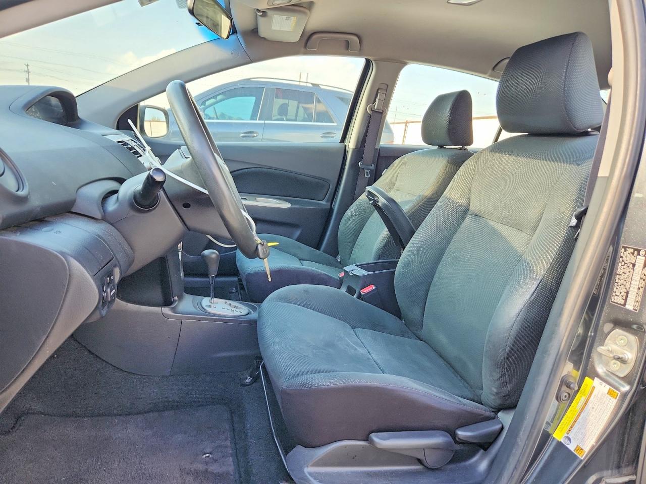 2010 TOYOTA YARIS BASE photo 13
