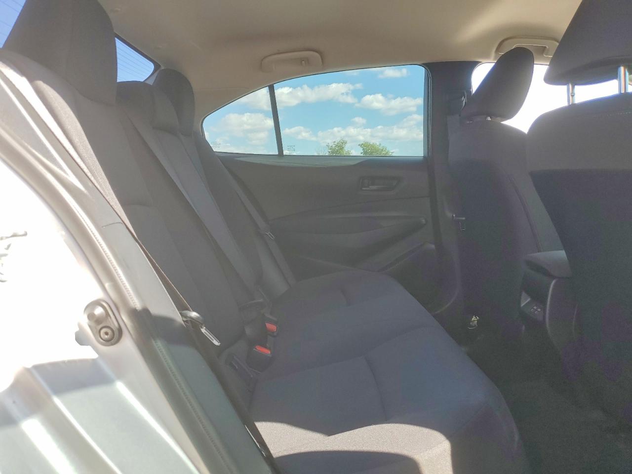 2025 TOYOTA COROLLA LE photo 19