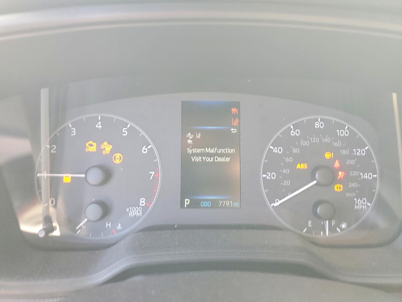 2025 TOYOTA COROLLA LE photo 17