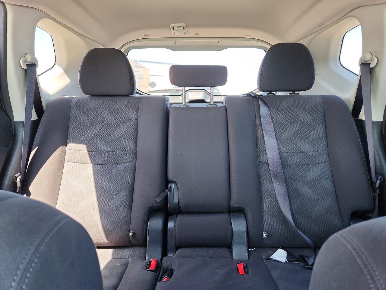 2016 NISSAN ROGUE S photo 19