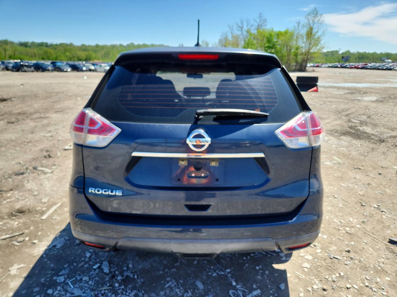 2016 NISSAN ROGUE S photo 11