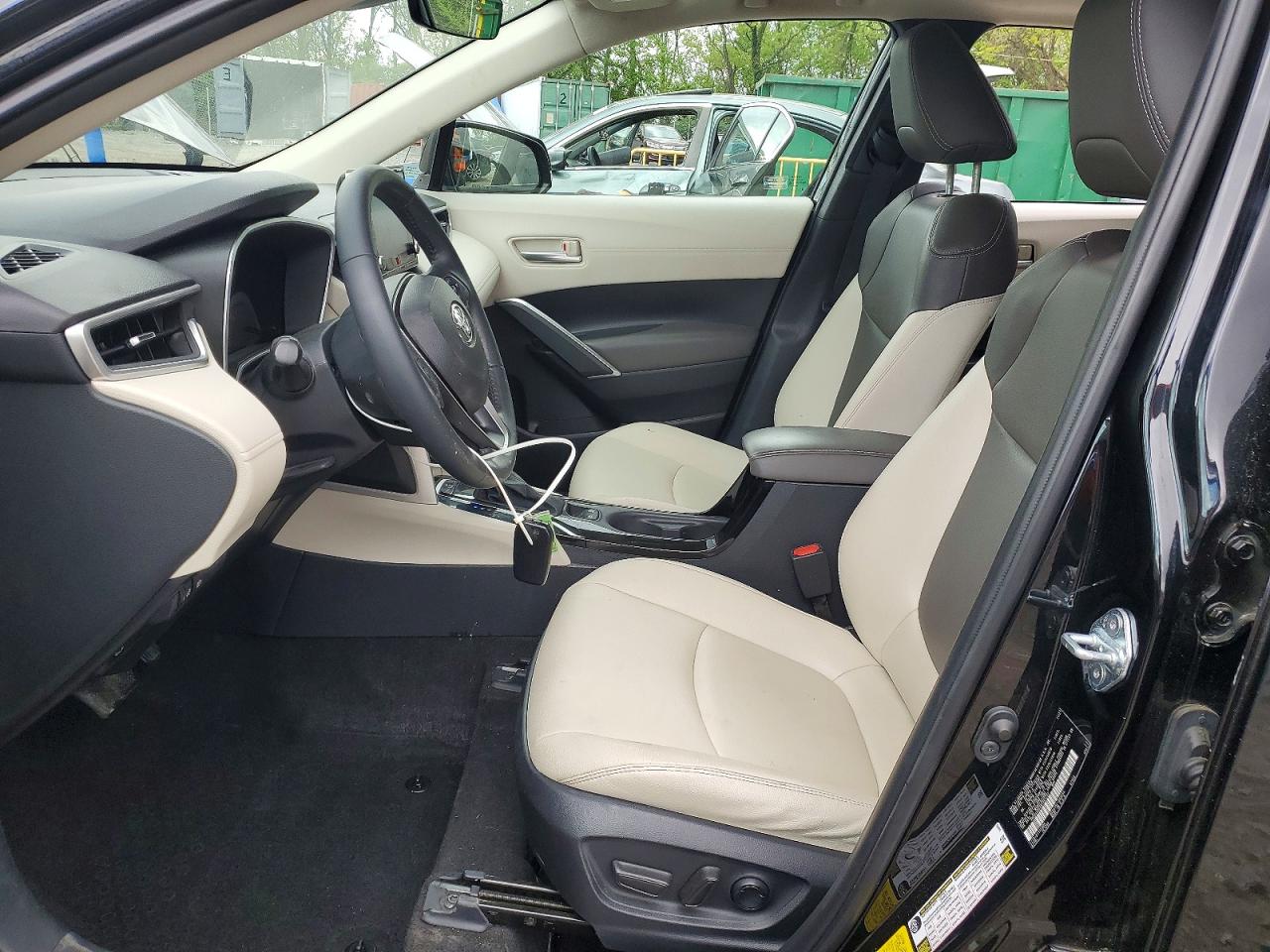 2022 TOYOTA COROLLA CROSS XLE photo 19