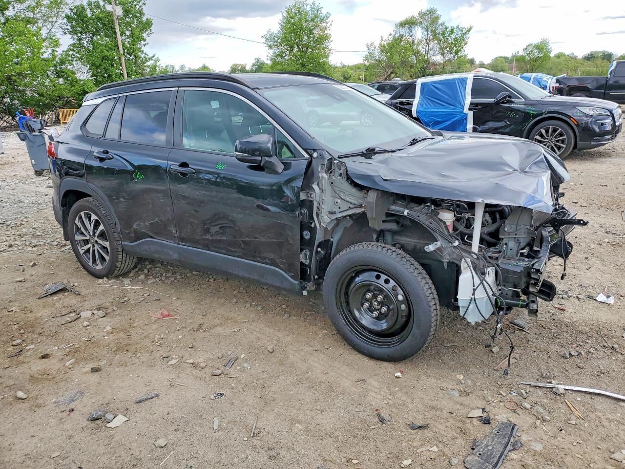 2022 TOYOTA COROLLA CROSS XLE photo 10