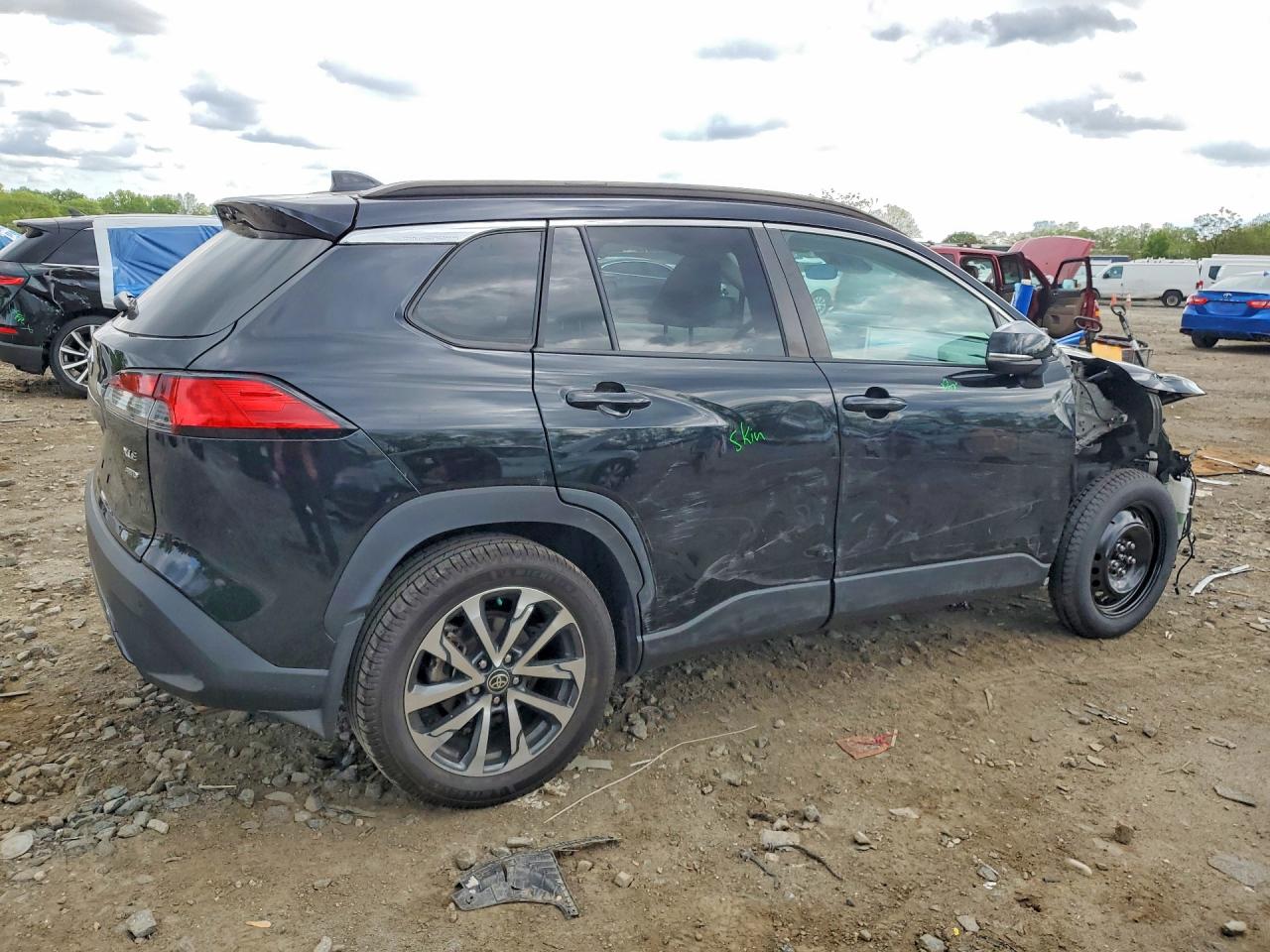 2022 TOYOTA COROLLA CROSS XLE photo 7