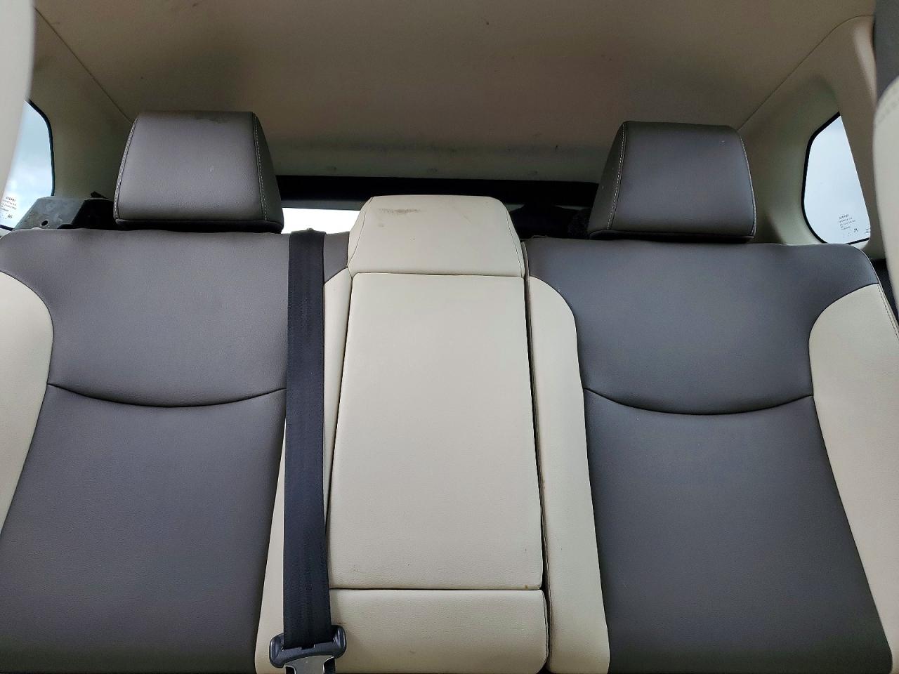 2022 TOYOTA COROLLA CROSS XLE photo 28