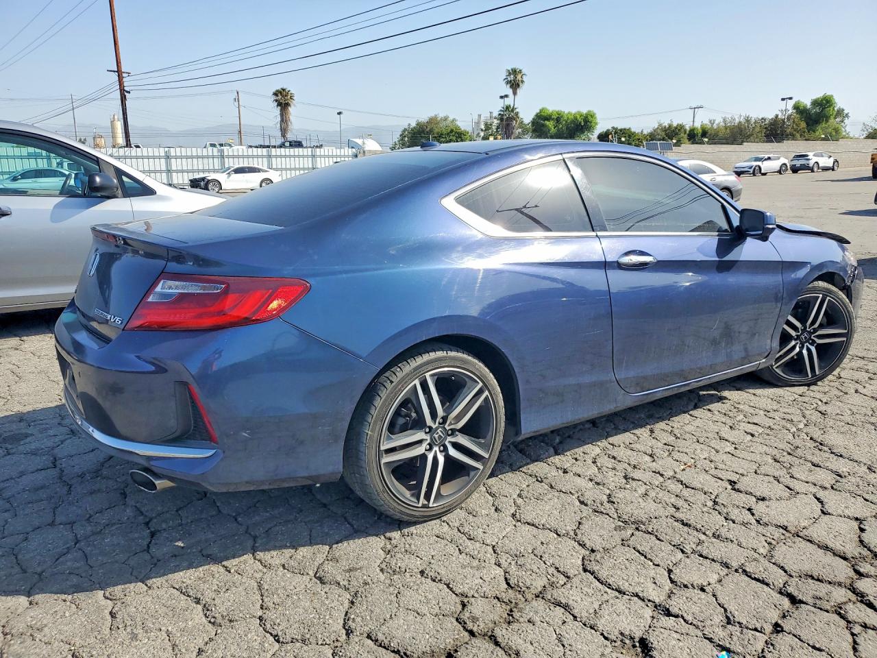 2016 HONDA ACCORD TOURING photo 5