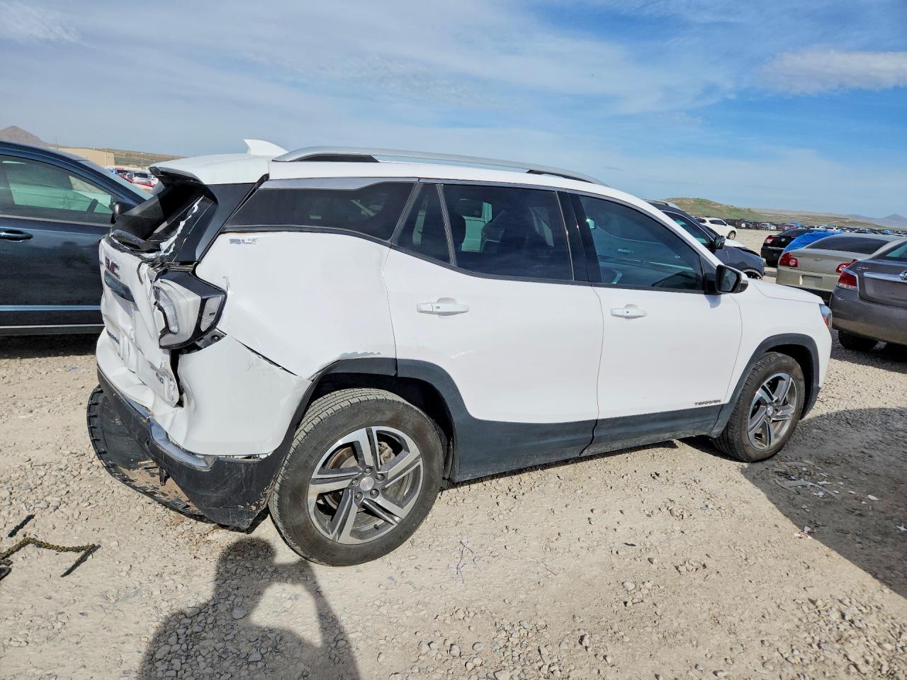 2020 GMC TERRAIN SLT photo 3