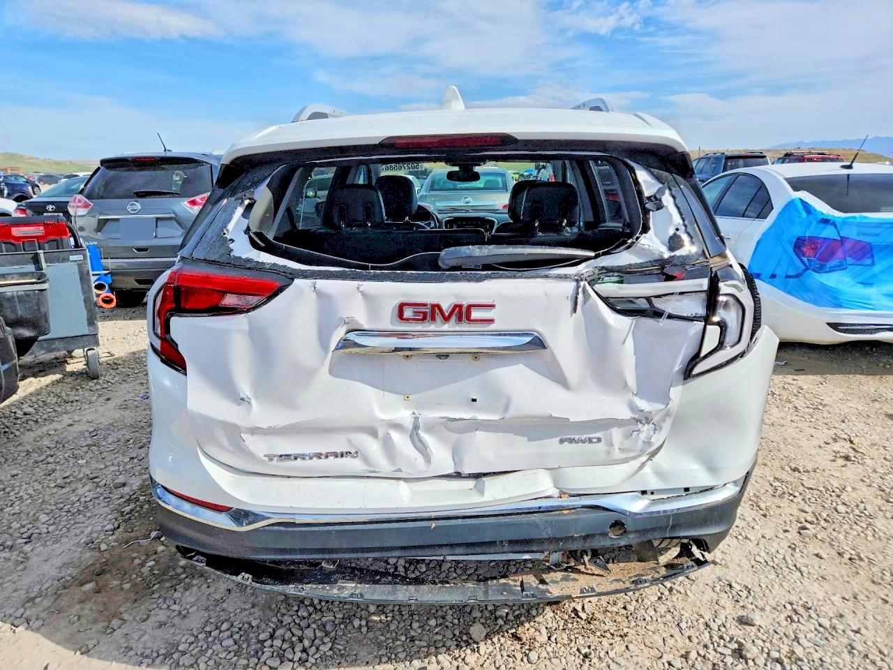 2020 GMC TERRAIN SLT photo 6