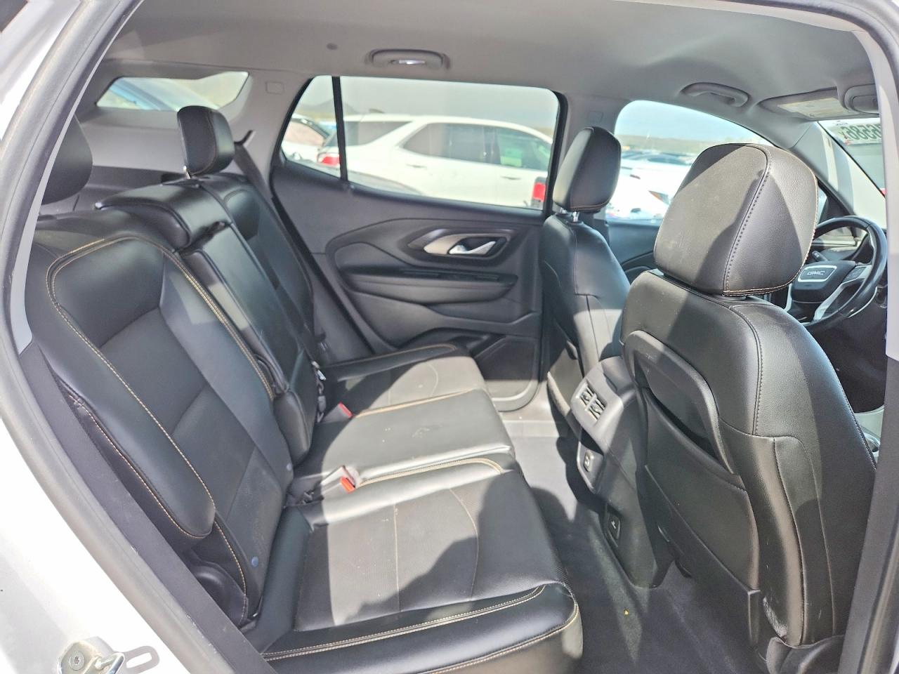 2020 GMC TERRAIN SLT photo 11