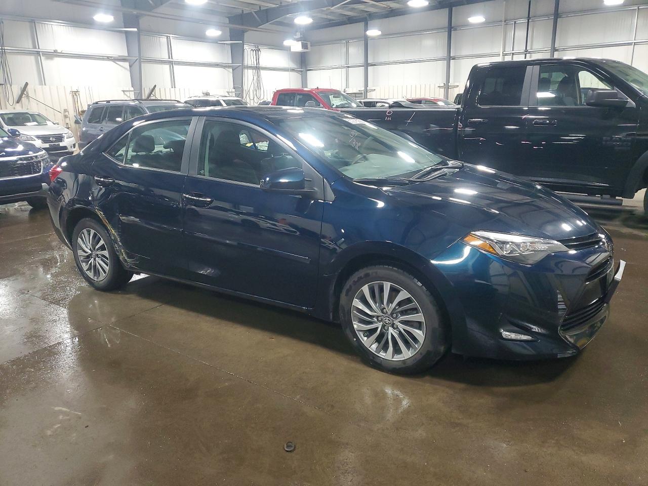 2018 TOYOTA COROLLA XLE photo 10