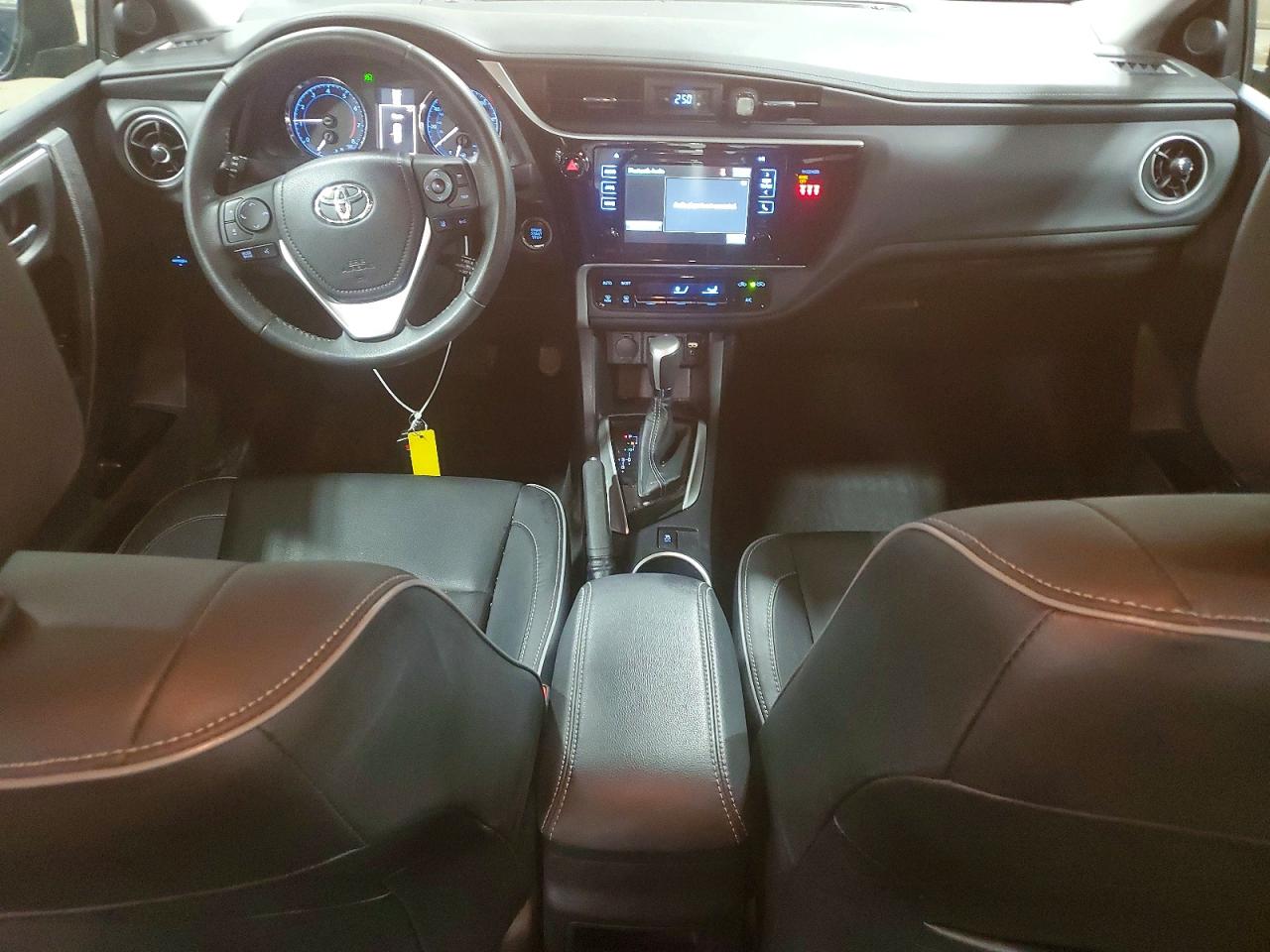 2018 TOYOTA COROLLA XLE photo 22