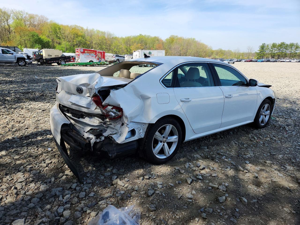 2015 VOLKSWAGEN PASSAT SE photo 5