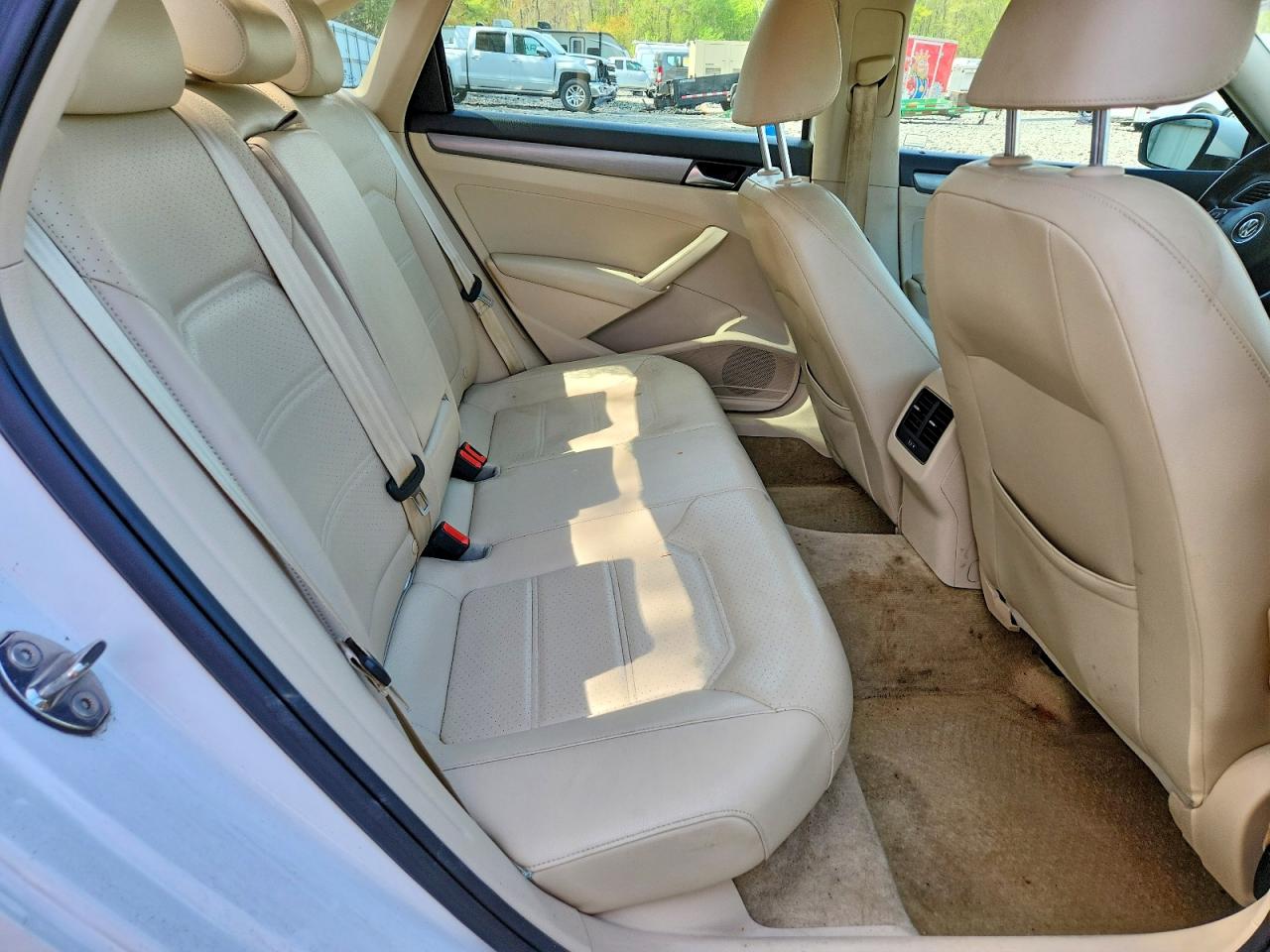 2015 VOLKSWAGEN PASSAT SE photo 19
