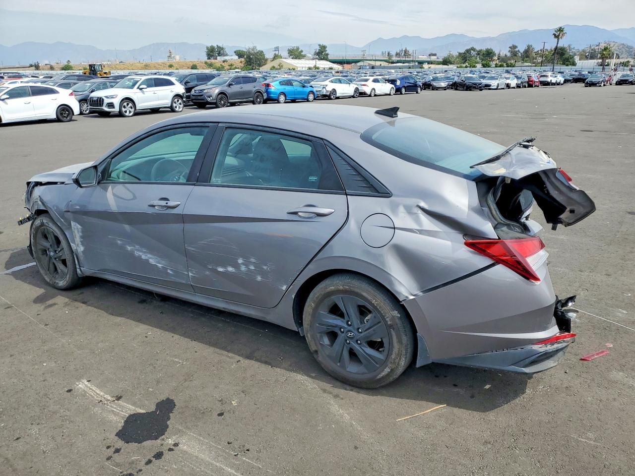 2023 HYUNDAI ELANTRA SEL photo 3