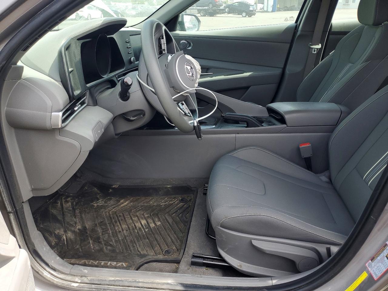 2023 HYUNDAI ELANTRA SEL photo 13