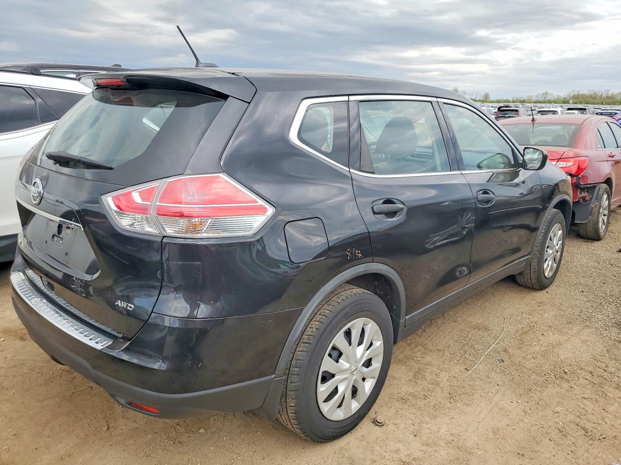 2016 NISSAN ROGUE S photo 5