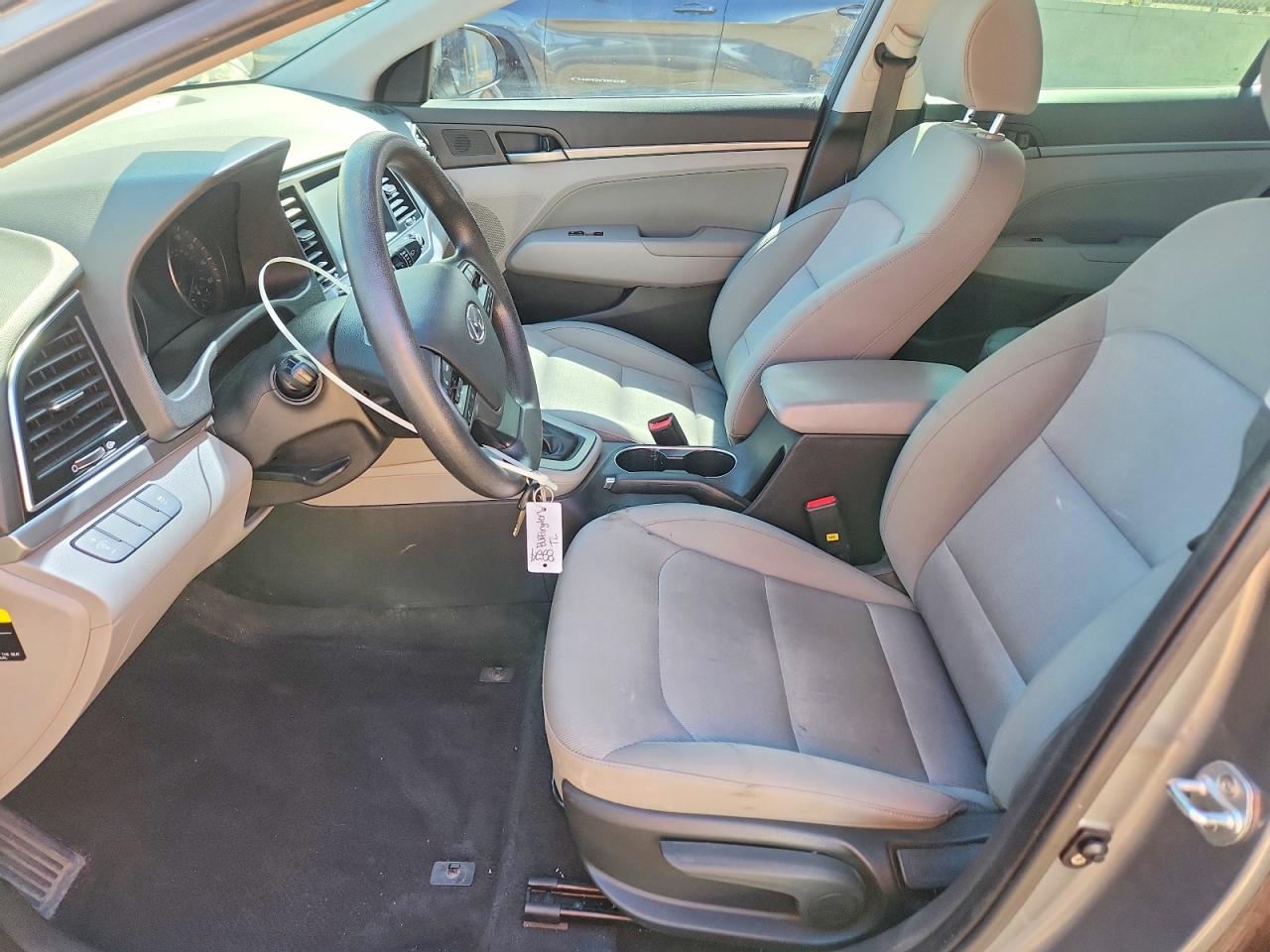2017 HYUNDAI ELANTRA SE photo 13