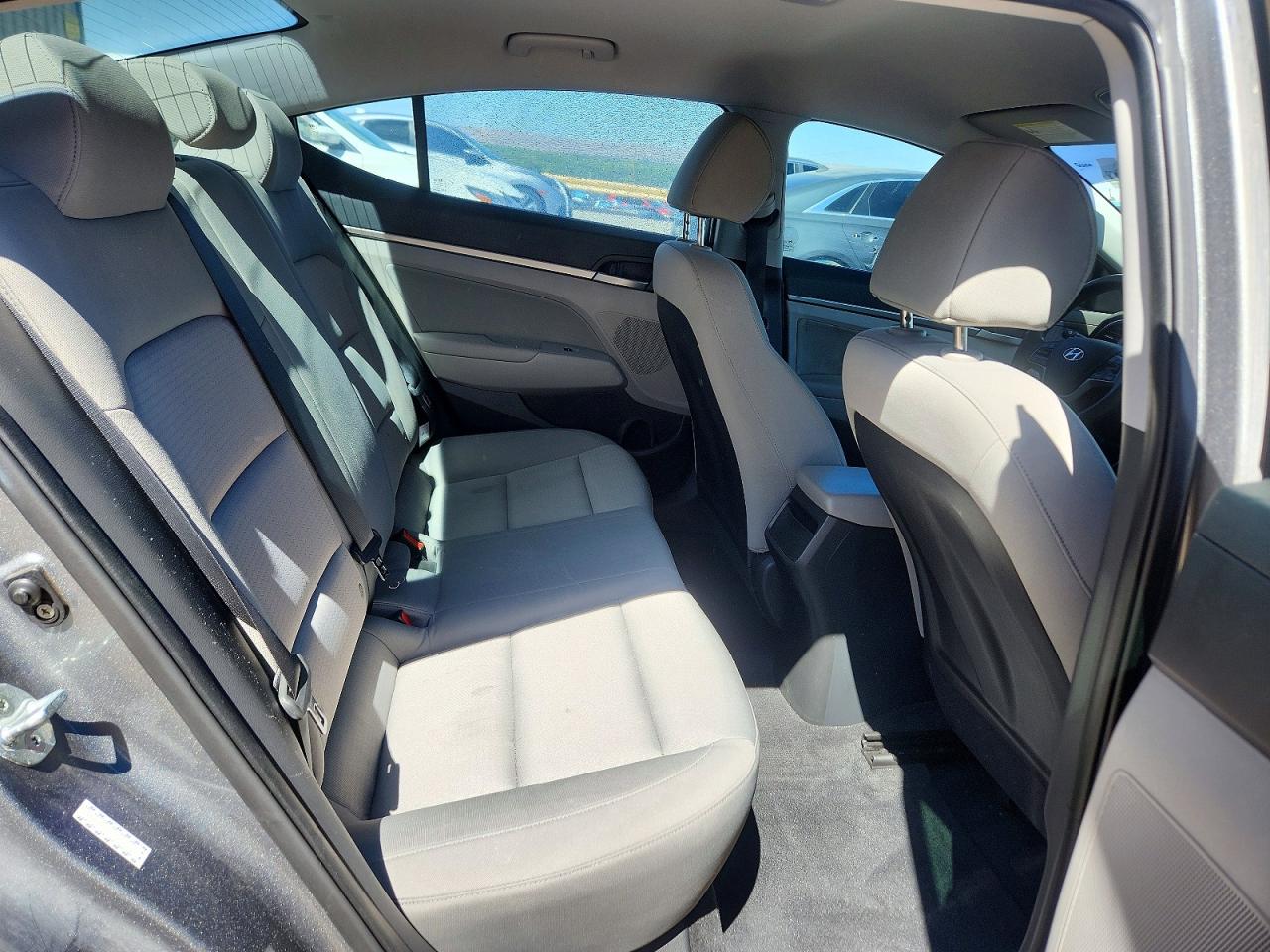 2017 HYUNDAI ELANTRA SE photo 19