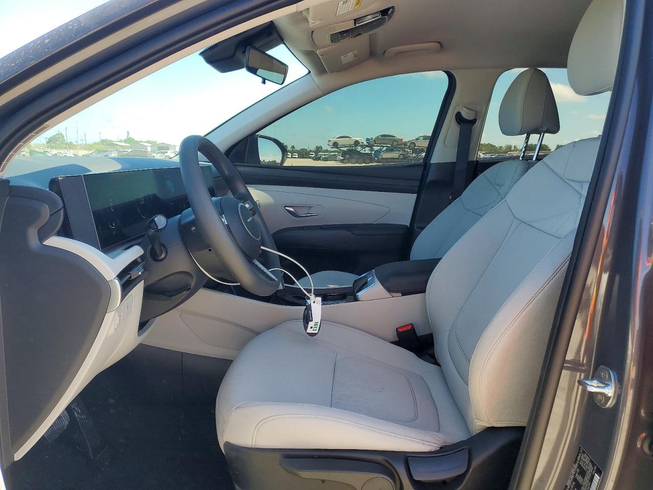2026 HYUNDAI TUCSON SE photo 13