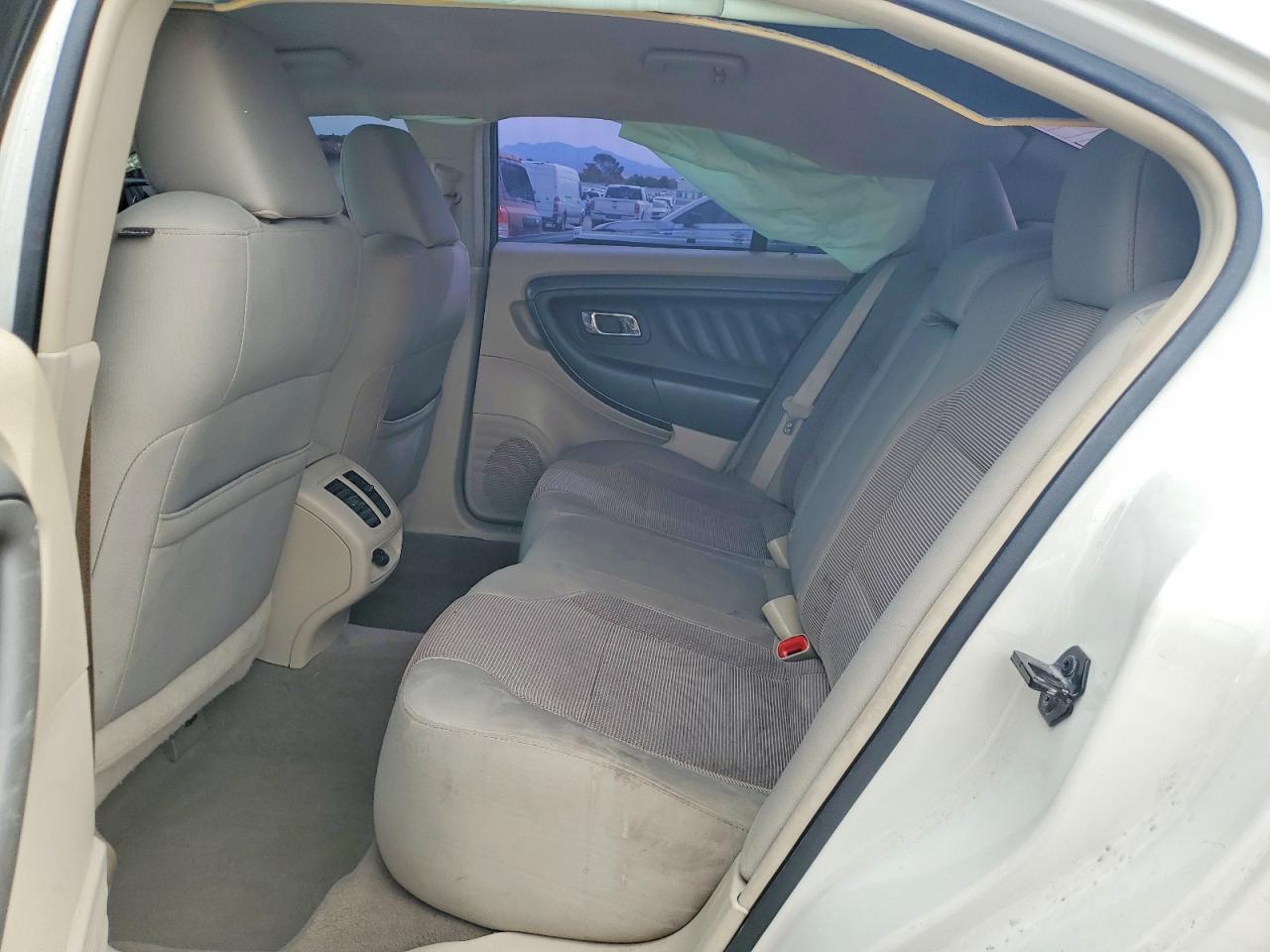 2011 FORD TAURUS SEL photo 19