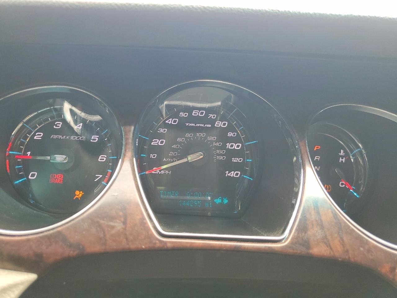 2011 FORD TAURUS SEL photo 17