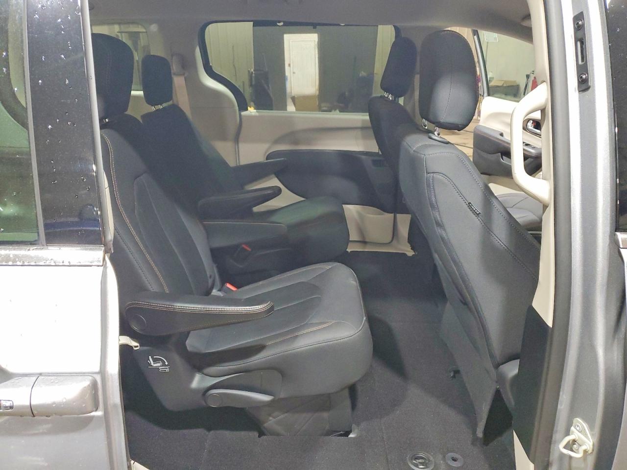 2019 CHRYSLER PACIFICA TOURING PLUS photo 21