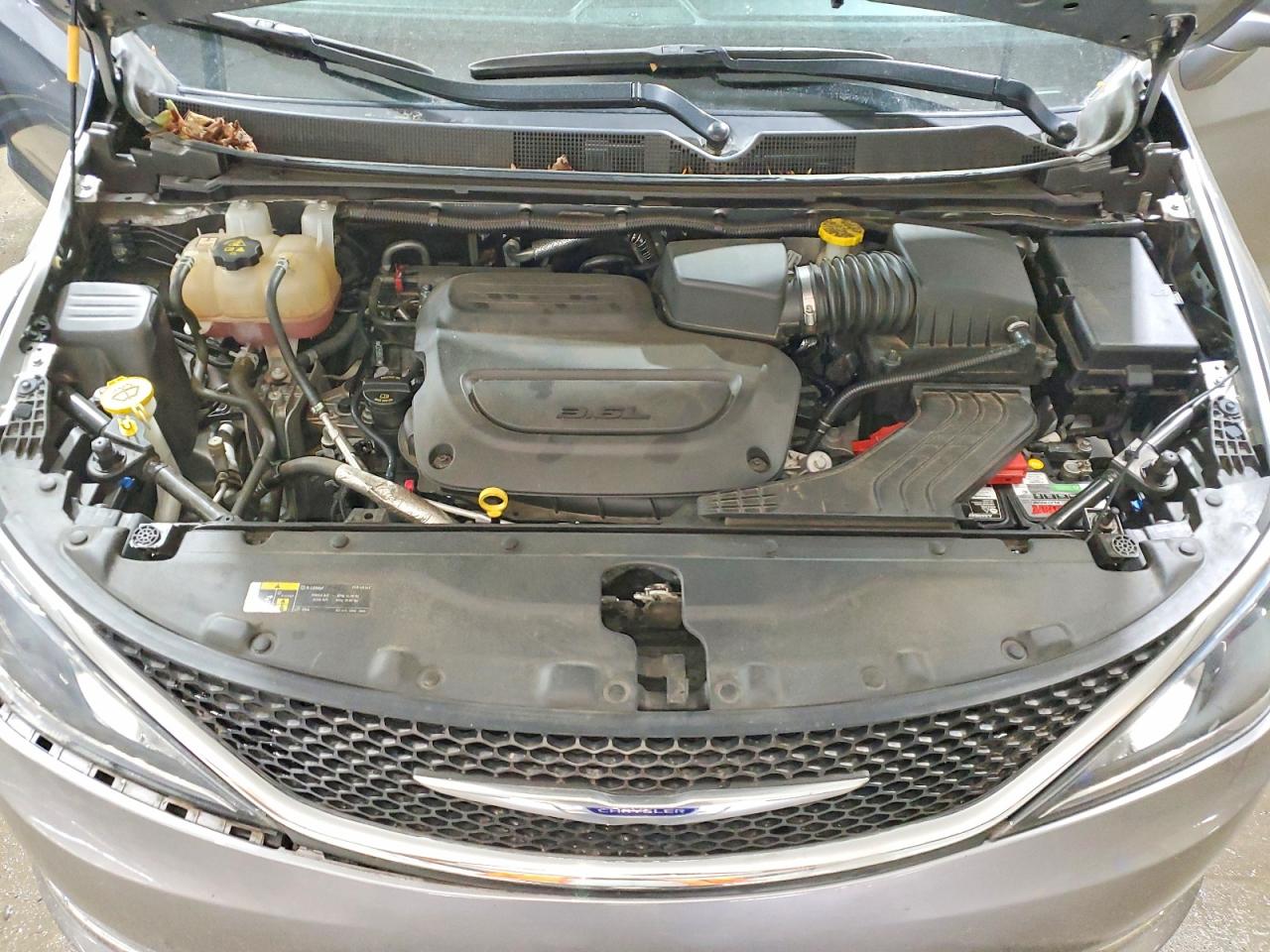 2019 CHRYSLER PACIFICA TOURING PLUS photo 23