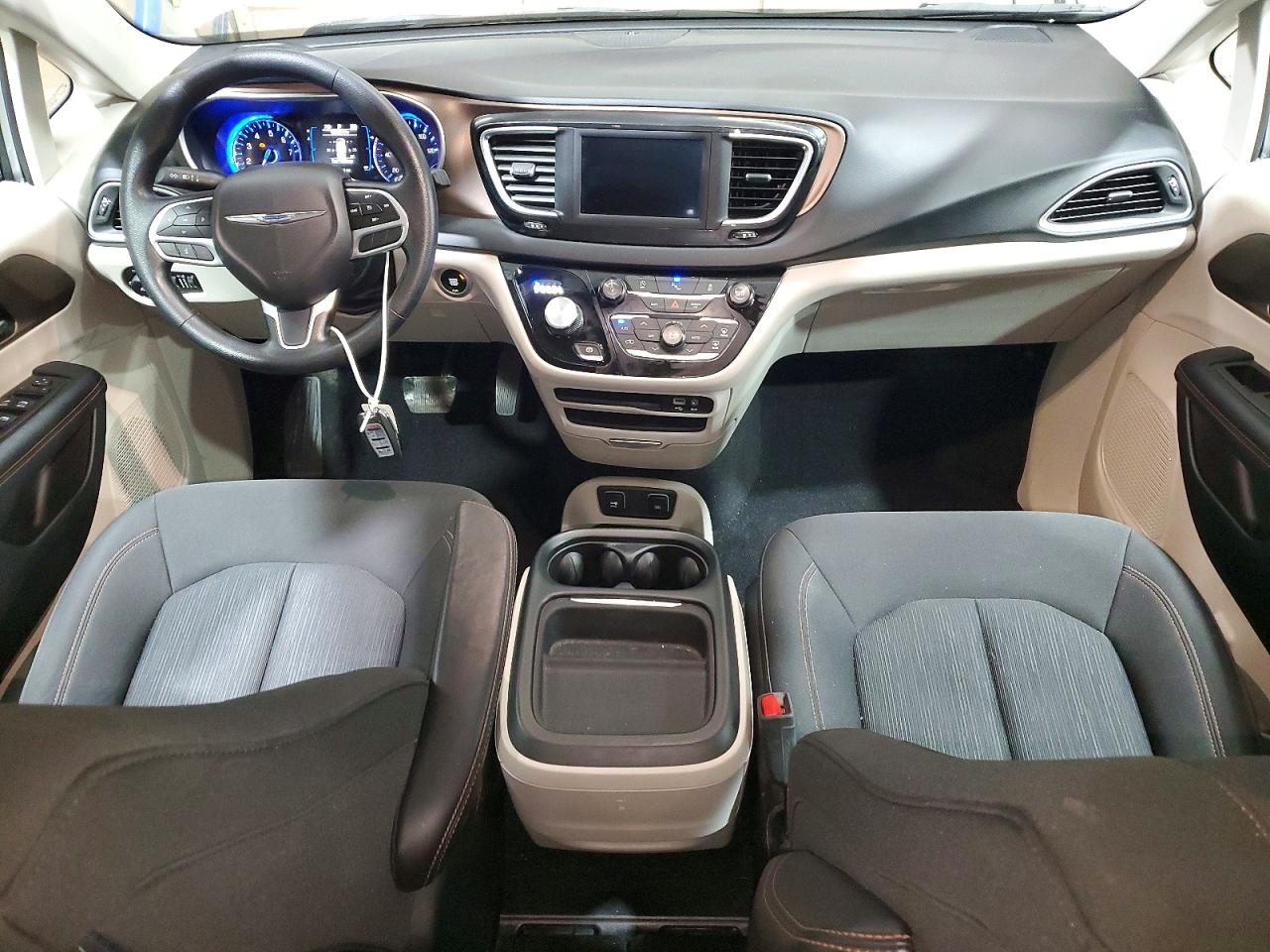 2019 CHRYSLER PACIFICA TOURING PLUS photo 15