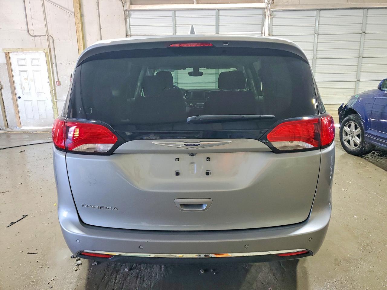 2019 CHRYSLER PACIFICA TOURING PLUS photo 11
