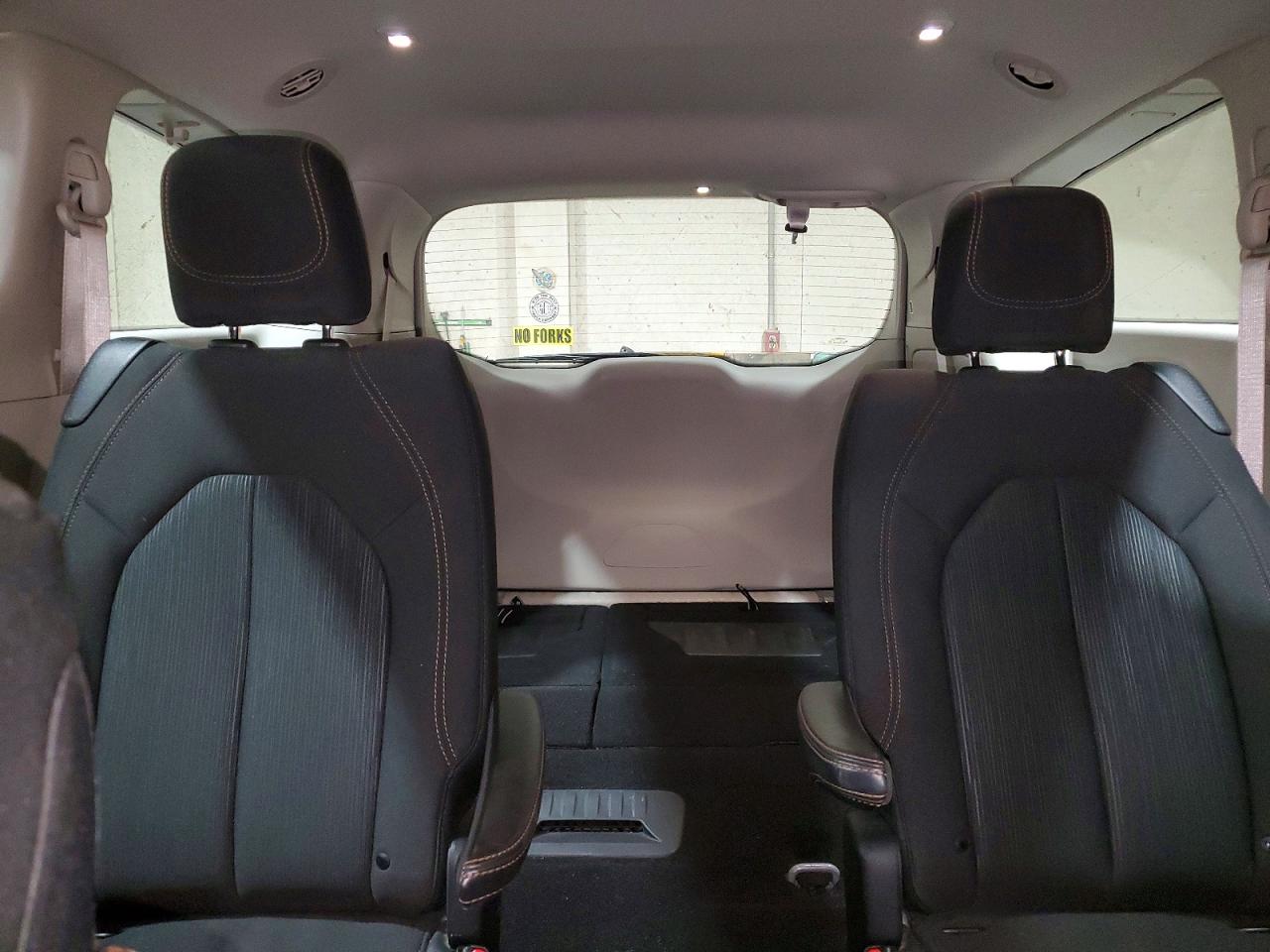 2019 CHRYSLER PACIFICA TOURING PLUS photo 19