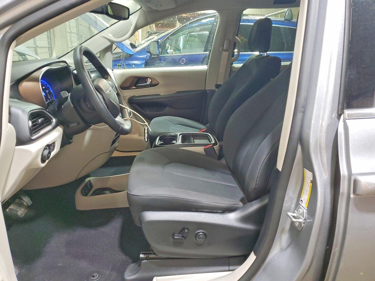 2019 CHRYSLER PACIFICA TOURING PLUS photo 13