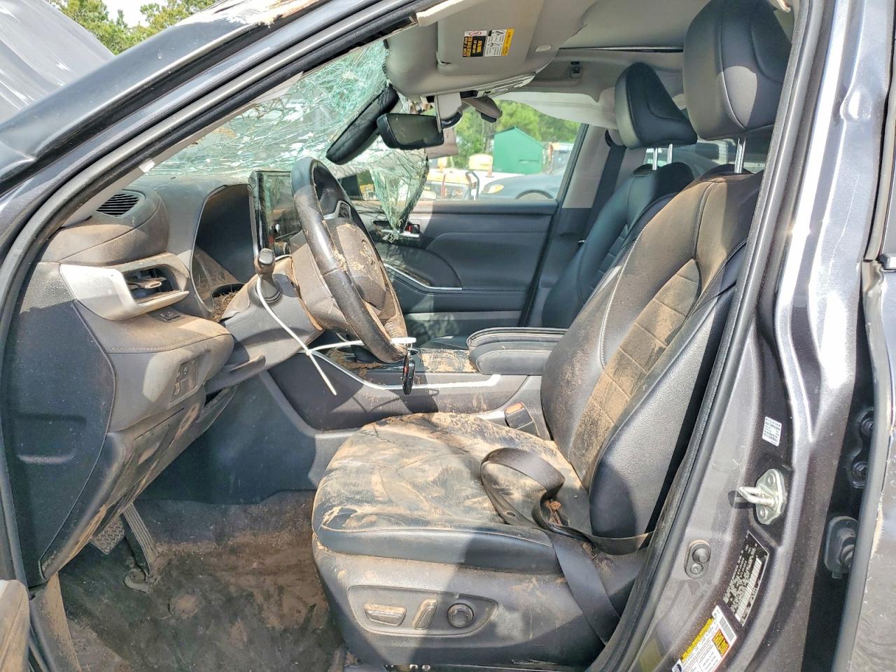 2023 TOYOTA HIGHLANDER XLE photo 7