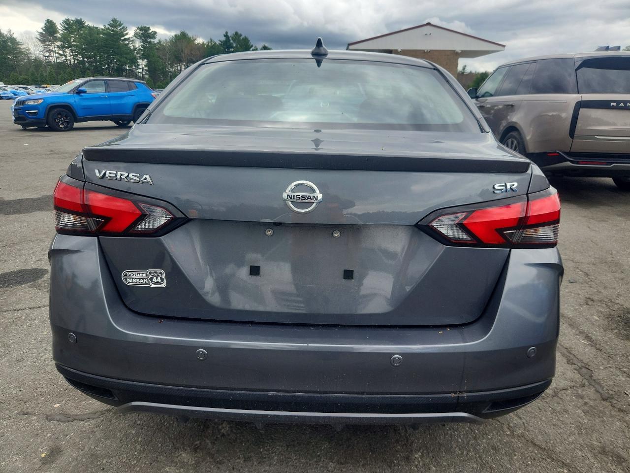2021 NISSAN VERSA SR photo 11